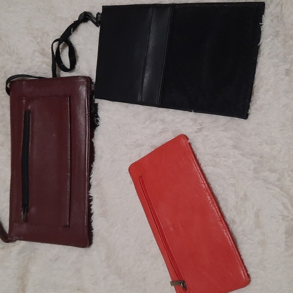 Bundle of Wallets/Clutch - Picture 2 of 14